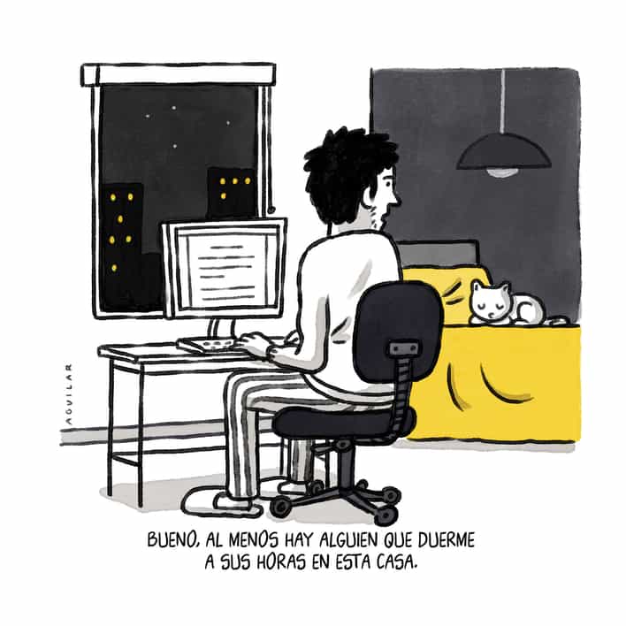 hombre cansado trabajando de noche