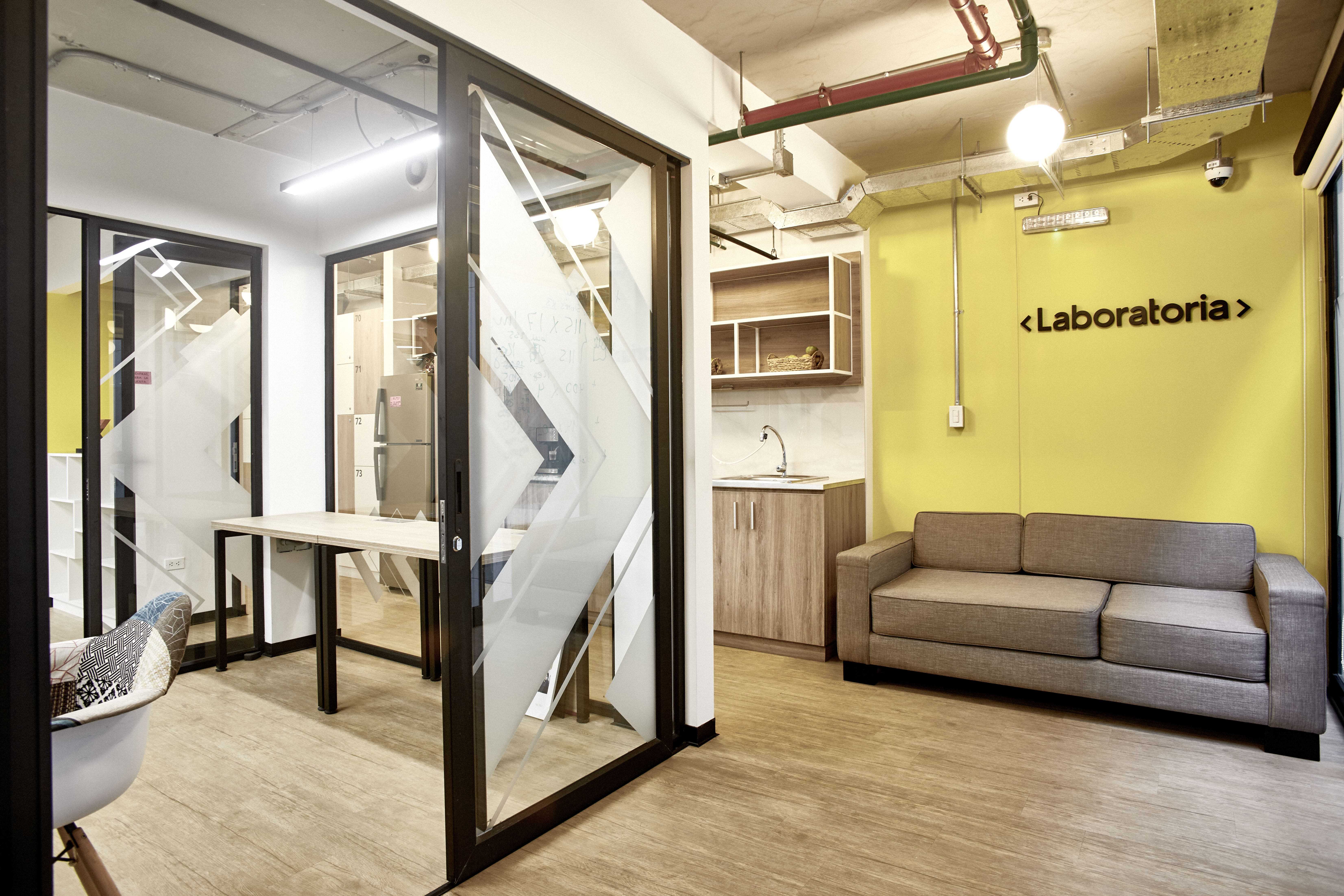 oficinas de laboratoria en comunal